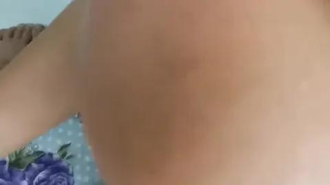 Balkonda yeni boşanmış kadın kameralara yakalandı