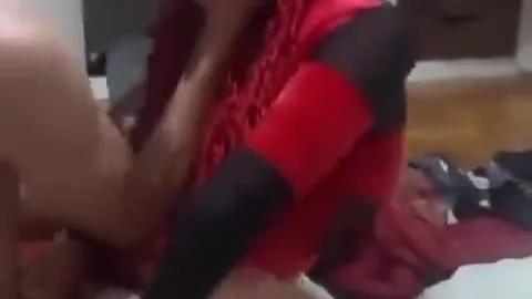GENCLER İÇİNDEN GEÇİYOR KIZINNN SAKIN KAÇIRMA