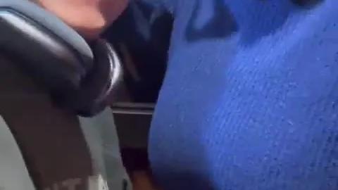 Kapalı Hatun Koltukta Veriyor