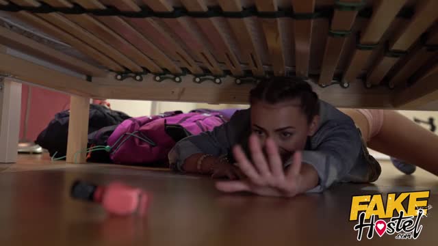 Ikiz Kizler Hostelda Kacar